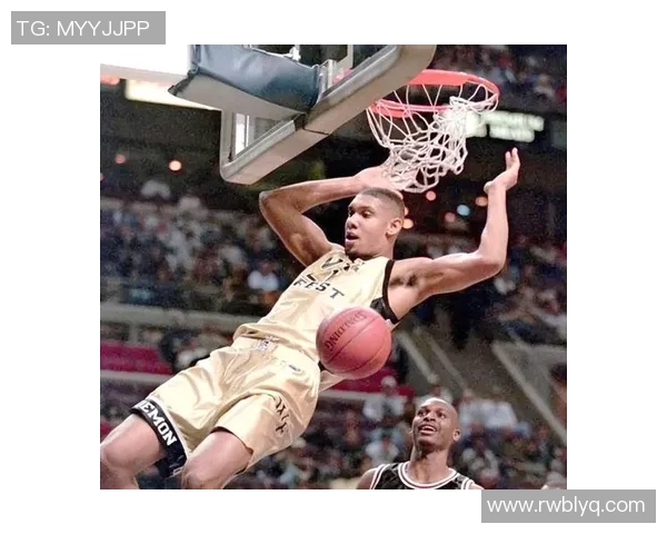 马尚布鲁克斯的篮球之路与成就探索：从新秀到明星的蜕变历程